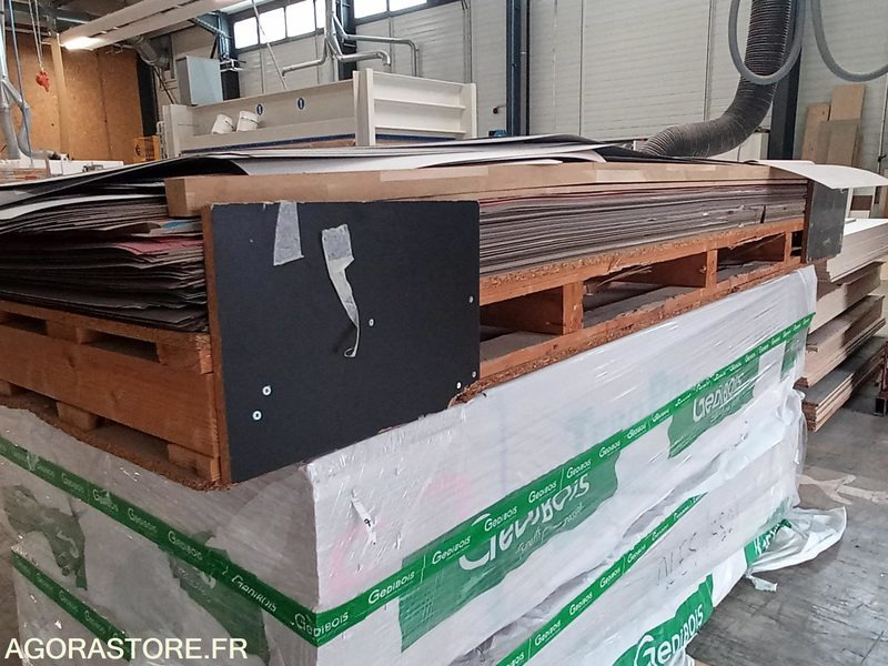 Tool/ Equipment Feuilles de stratifié EGGER et POLYREY