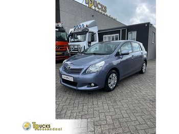 Car Toyota Verso + 7 pers + Automatic: picture 1
