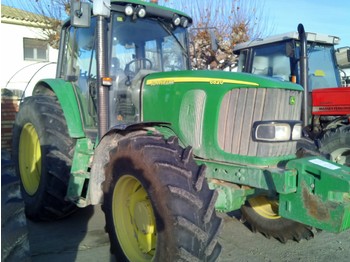 Traktor točkaš JONH DEERE 6820