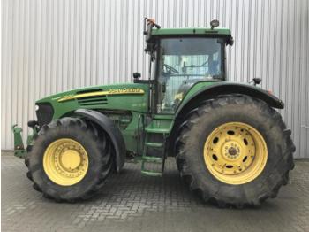 Колёсный трактор John Deere 7920
