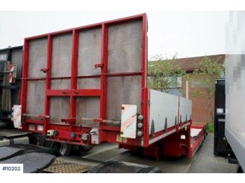 Low loader semi-trailer Broshuis 3 axle trailer with extension and good tires.: picture 1