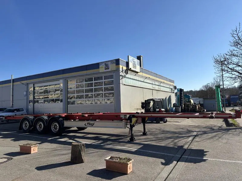 Container transporter/ Swap body semi-trailer Fliegl 15 m extralang.Containerchassis f. 2 Wechselbrücke Containerchassis extralang f. 2 Wechselbr.