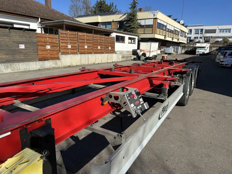 Container transporter/ Swap body semi-trailer Fliegl 15 m extralang.Containerchassis f. 2 Wechselbrücke Containerchassis extralang f. 2 Wechselbr.