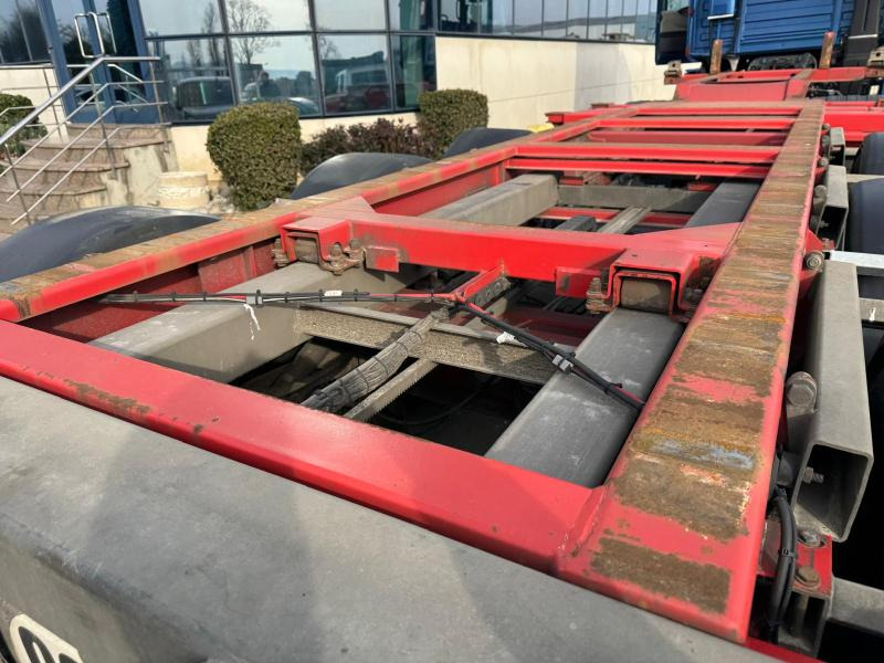 Container transporter/ Swap body semi-trailer Fruehauf