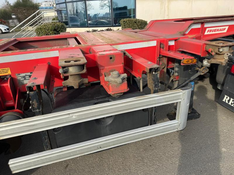 Container transporter/ Swap body semi-trailer Fruehauf