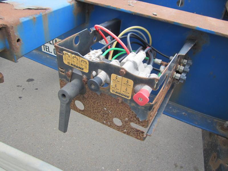 Container transporter/ Swap body semi-trailer Krone