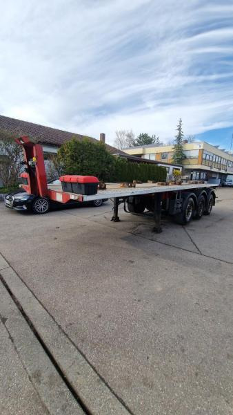 Container transporter/ Swap body semi-trailer Schwarzmüller kurzes 3- Achs Chassis ADR für Chemie Spezialbehälter