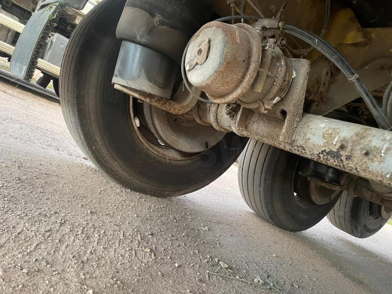 Curtainsider semi-trailer Fruehauf