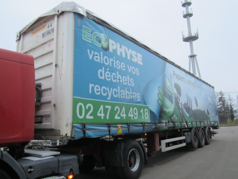 Curtainsider semi-trailer Fruehauf
