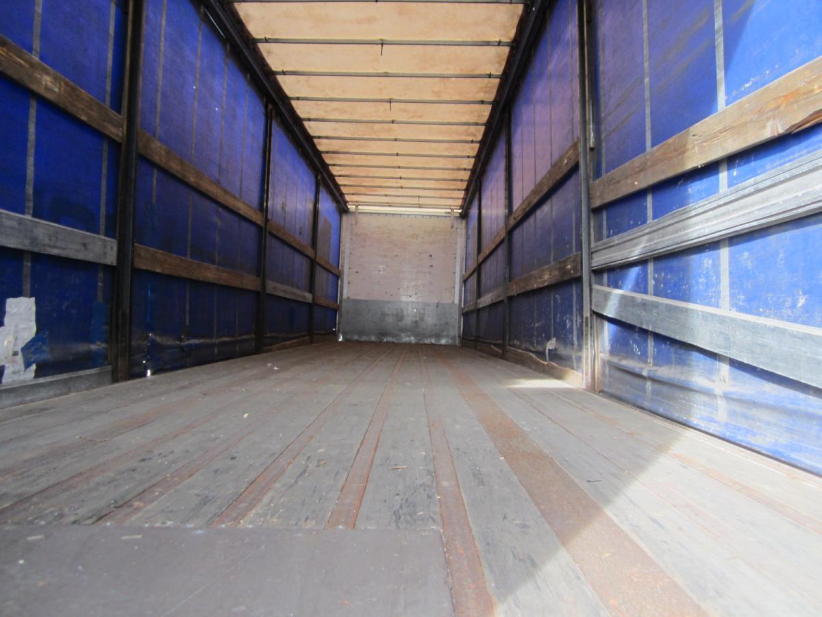 Curtainsider semi-trailer Fruehauf