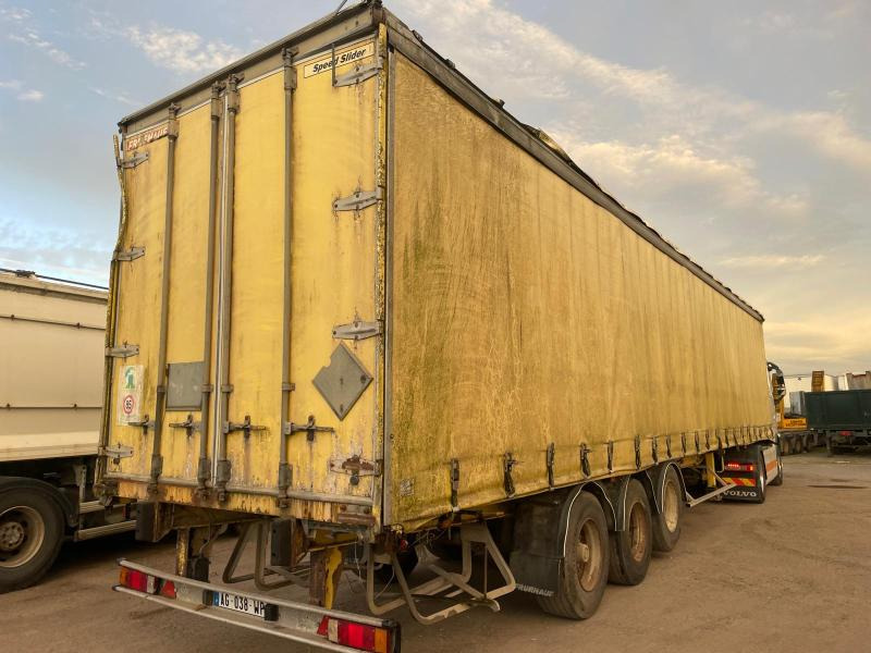 Curtainsider semi-trailer Fruehauf