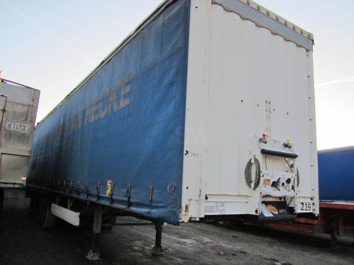 Curtainsider semi-trailer Krone
