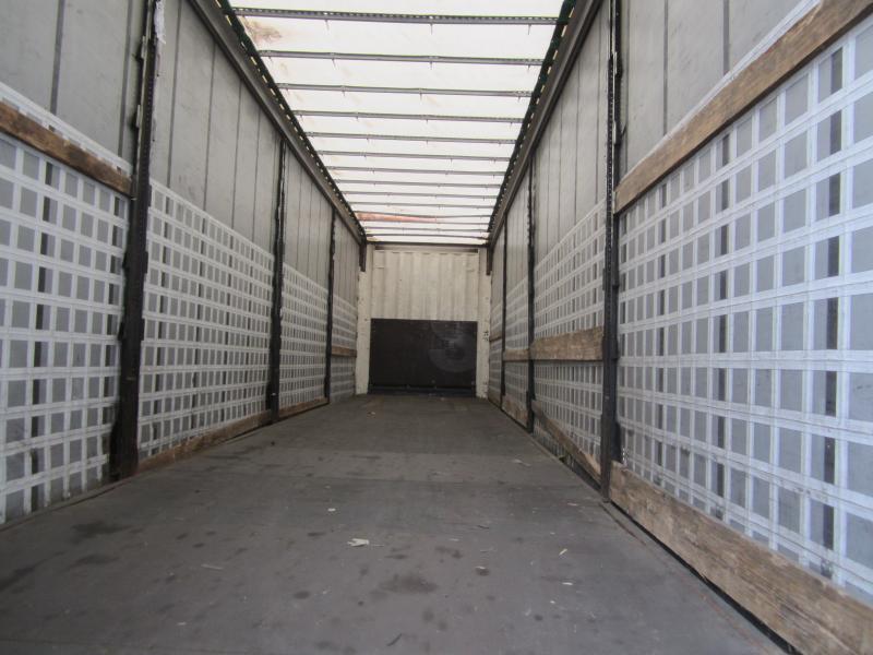 Curtainsider semi-trailer Krone
