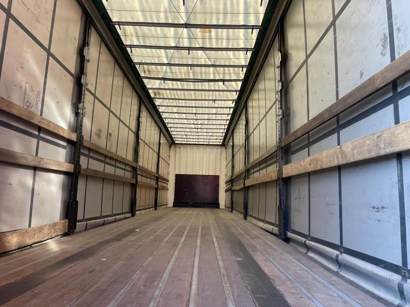 Curtainsider semi-trailer Krone