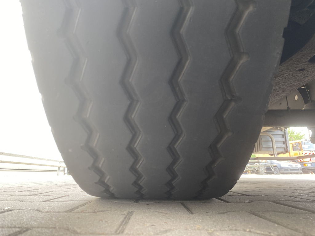 Curtainsider semi-trailer Krone SD