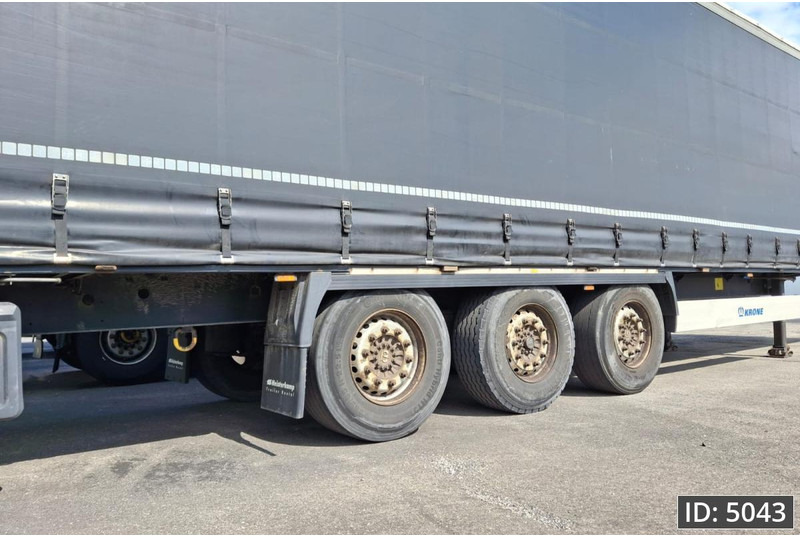 Curtainsider semi-trailer Krone SD / Disk brakes