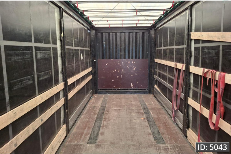 Curtainsider semi-trailer Krone SD / Disk brakes
