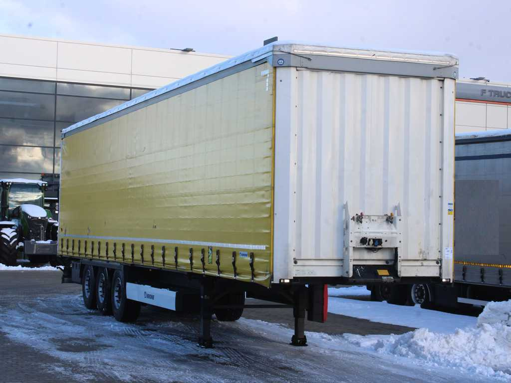 Curtainsider semi-trailer Krone SD, MULTILOCK