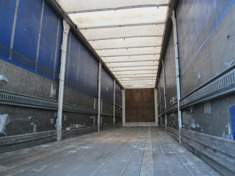 Curtainsider semi-trailer Lecitrailer