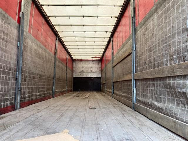 Curtainsider semi-trailer Samro