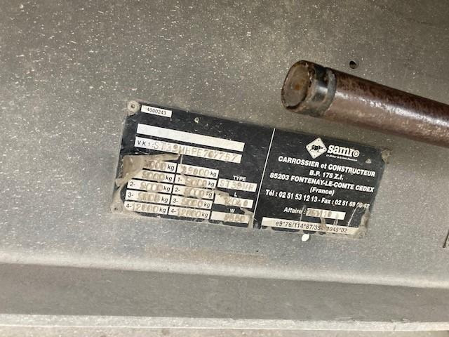 Curtainsider semi-trailer Samro