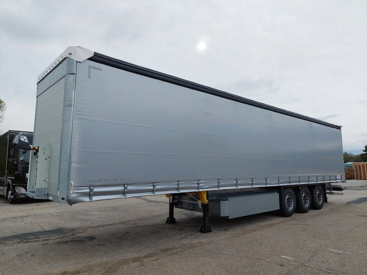 Curtainsider semi-trailer Schmitz Cargobull SCB 24/L-13.62EB, 92 m3 NEU UNBENUTZT