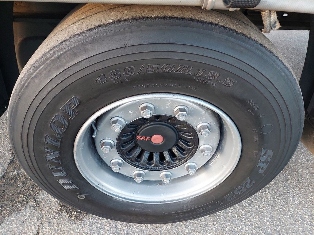 Curtainsider semi-trailer Šich Trailer Sina NV20SP Mega