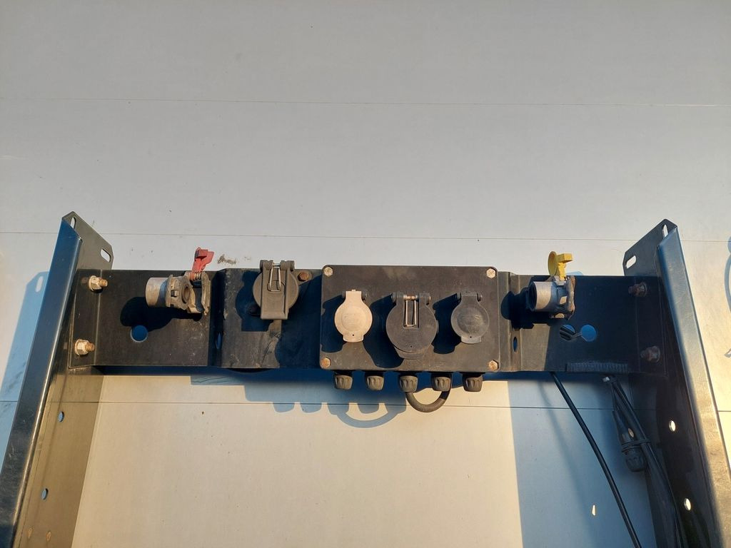 Curtainsider semi-trailer Šich Trailer Sina NV20SP Mega