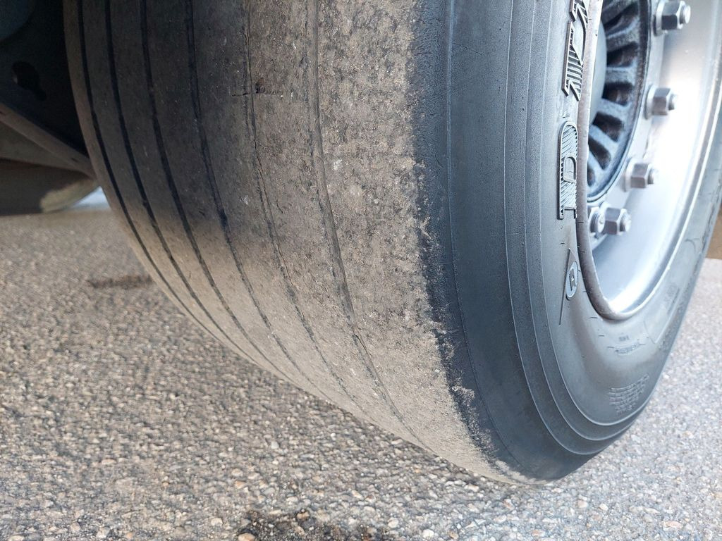 Curtainsider semi-trailer Šich Trailer Sina NV20SP Mega