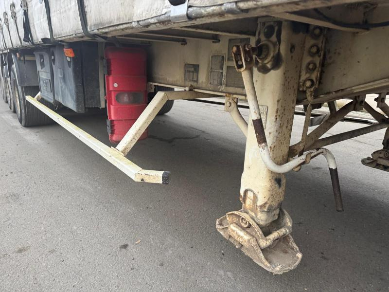 Curtainsider semi-trailer Trailor