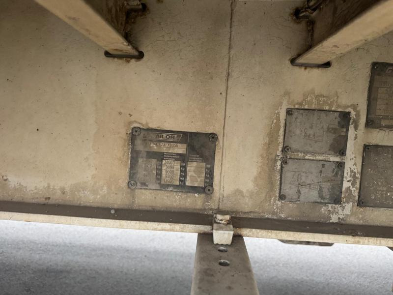 Curtainsider semi-trailer Trailor