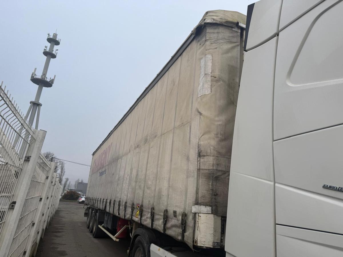 Curtainsider semi-trailer Trailor