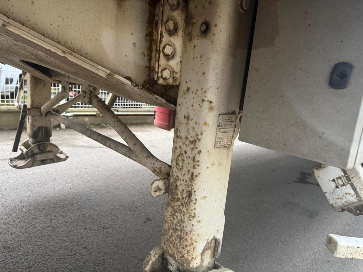 Curtainsider semi-trailer Trailor