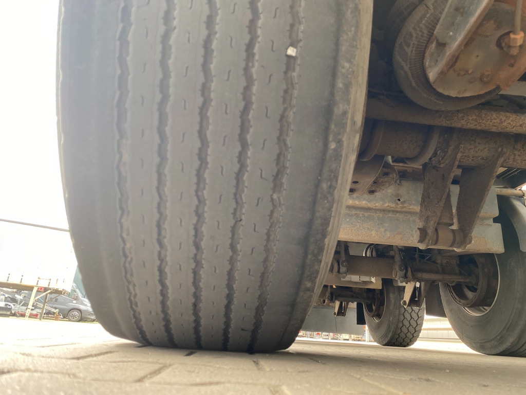 Dropside/ Flatbed semi-trailer KWB / Bree Rollkranauflieger