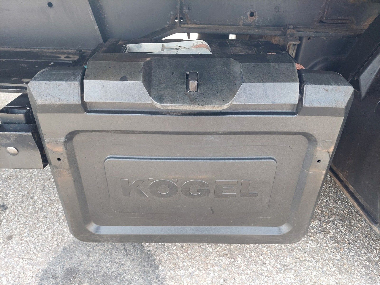 Dropside/ Flatbed semi-trailer Kögel S24 Mega