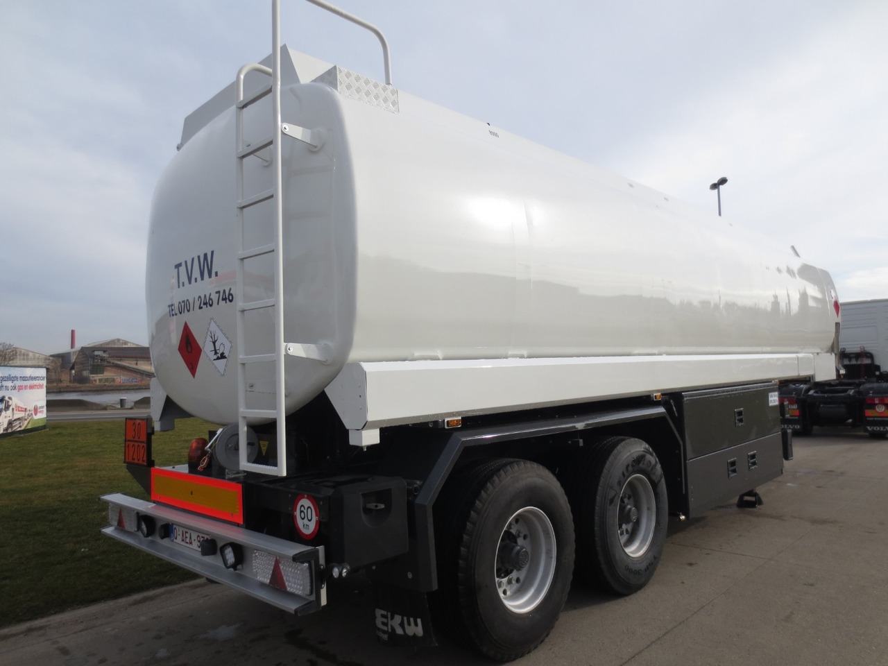 Tank semi-trailer EKW: picture 8