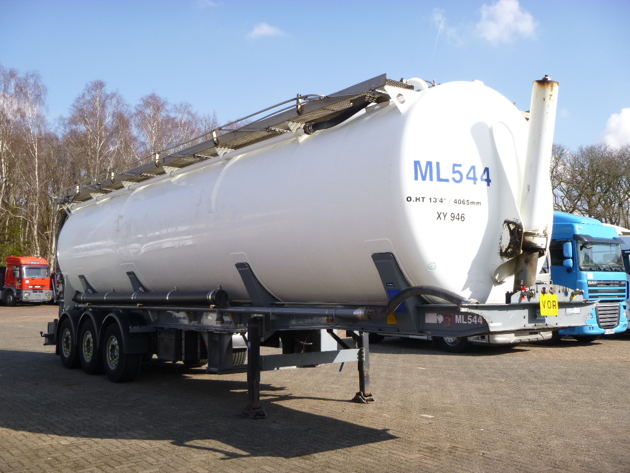 Tank semi-trailer for transportation of flour GOFA Powder tank alu 58 m3 (tipping): picture 2