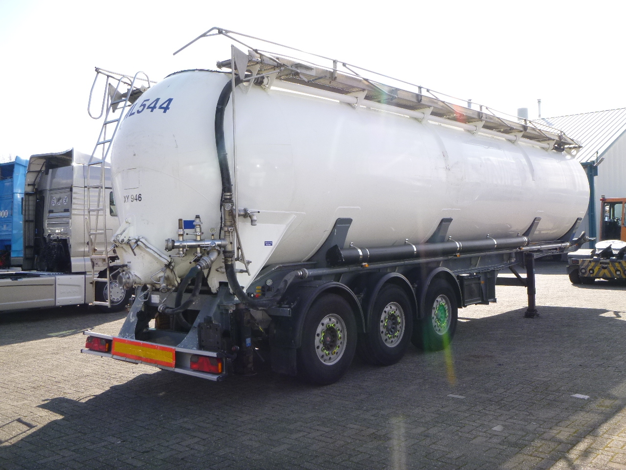 Tank semi-trailer for transportation of flour GOFA Powder tank alu 58 m3 (tipping): picture 4