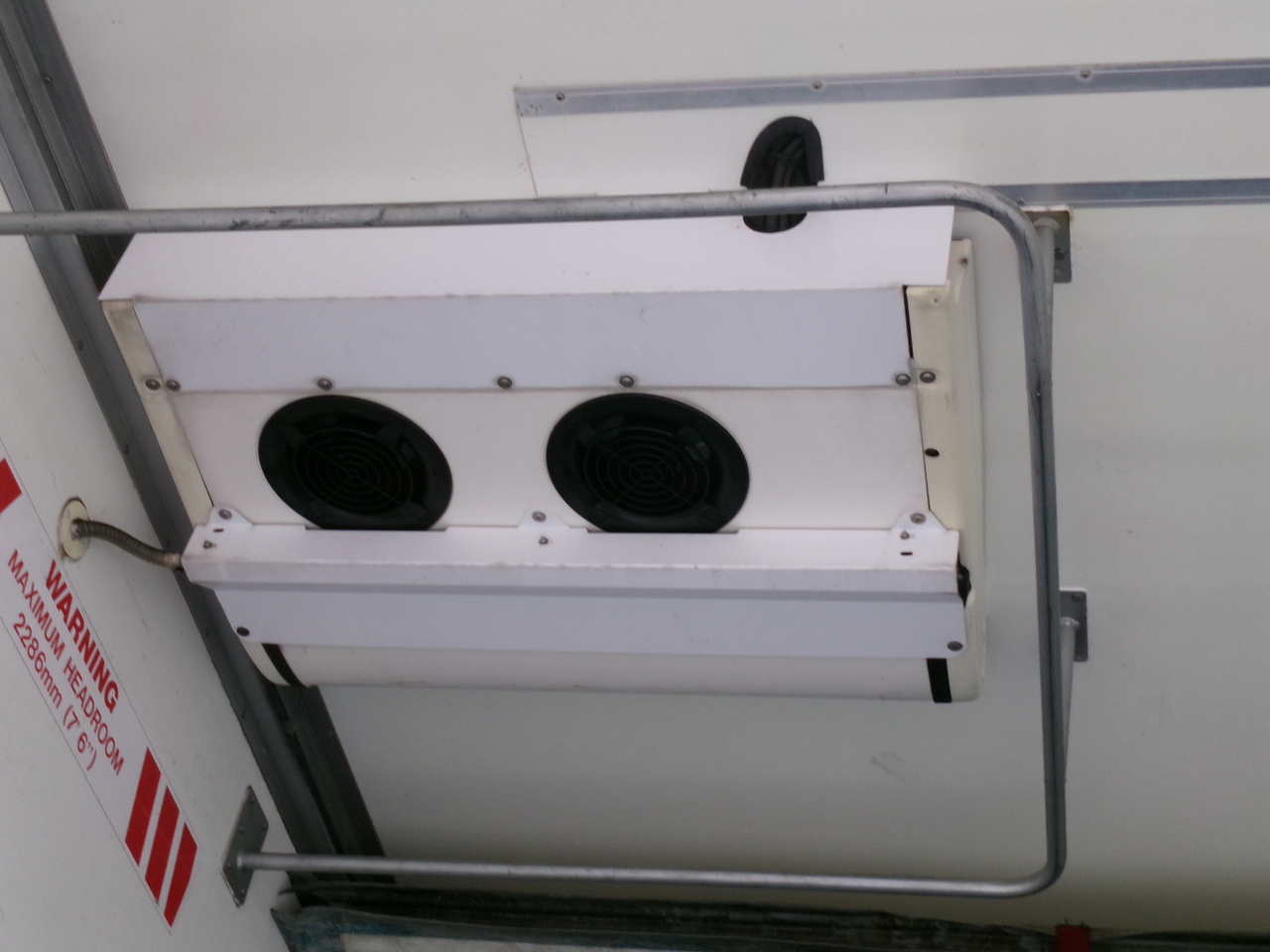 Refrigerator semi-trailer Gray Adams Frigo trailer + Carrier Vector 1850 MT: picture 10