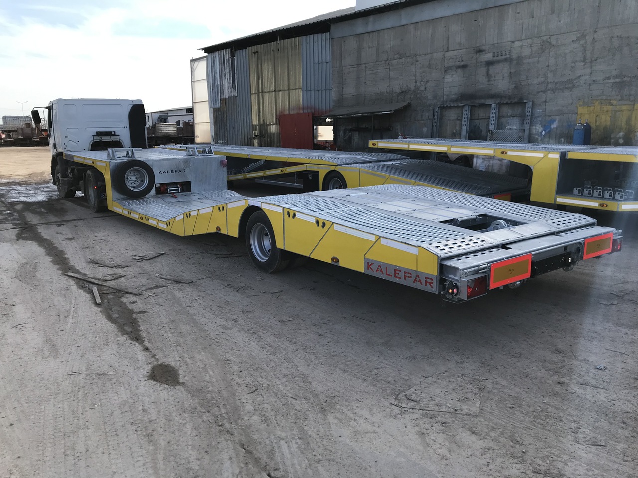 New Low loader semi-trailer KALEPAR LKW/TRUCK TRANSPORTER: picture 17