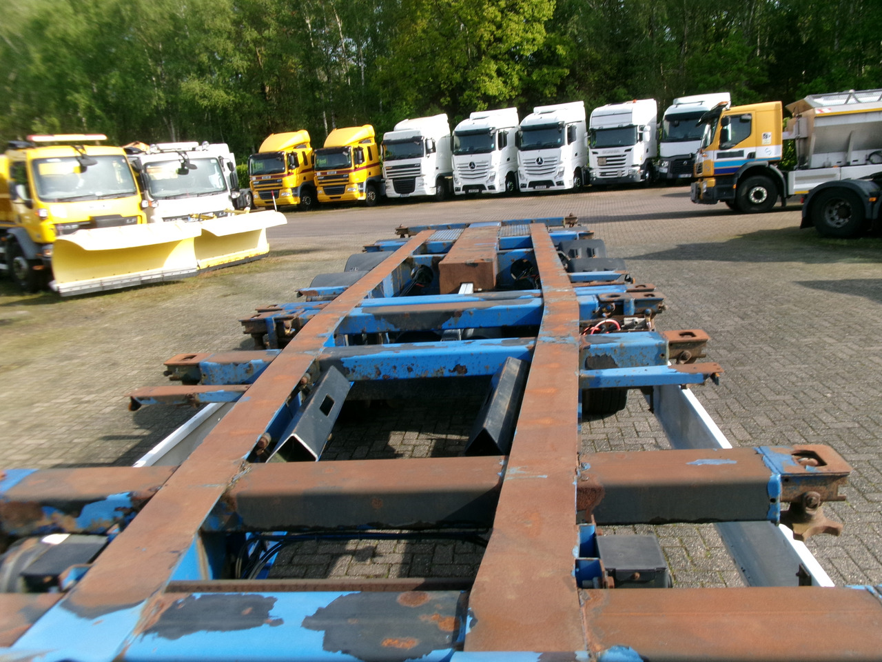 Container transporter/ Swap body semi-trailer Krone 3-axle container trailer 20-30-40-45 ft SDC27: picture 11