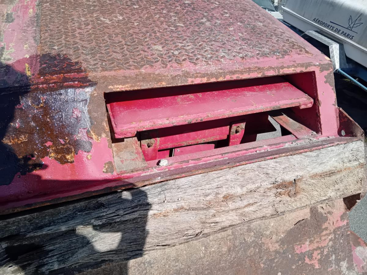 Low loader semi-trailer Castera