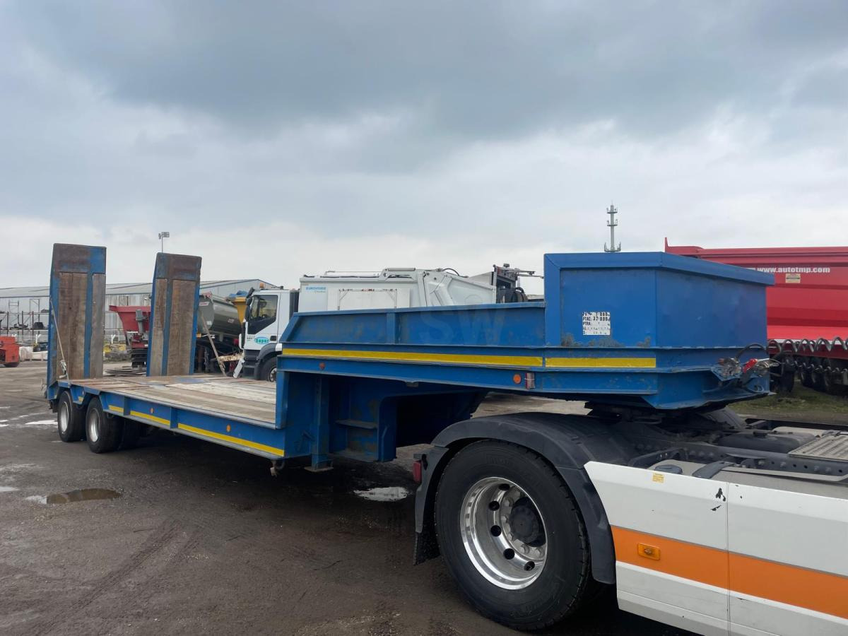 Low loader semi-trailer Castera