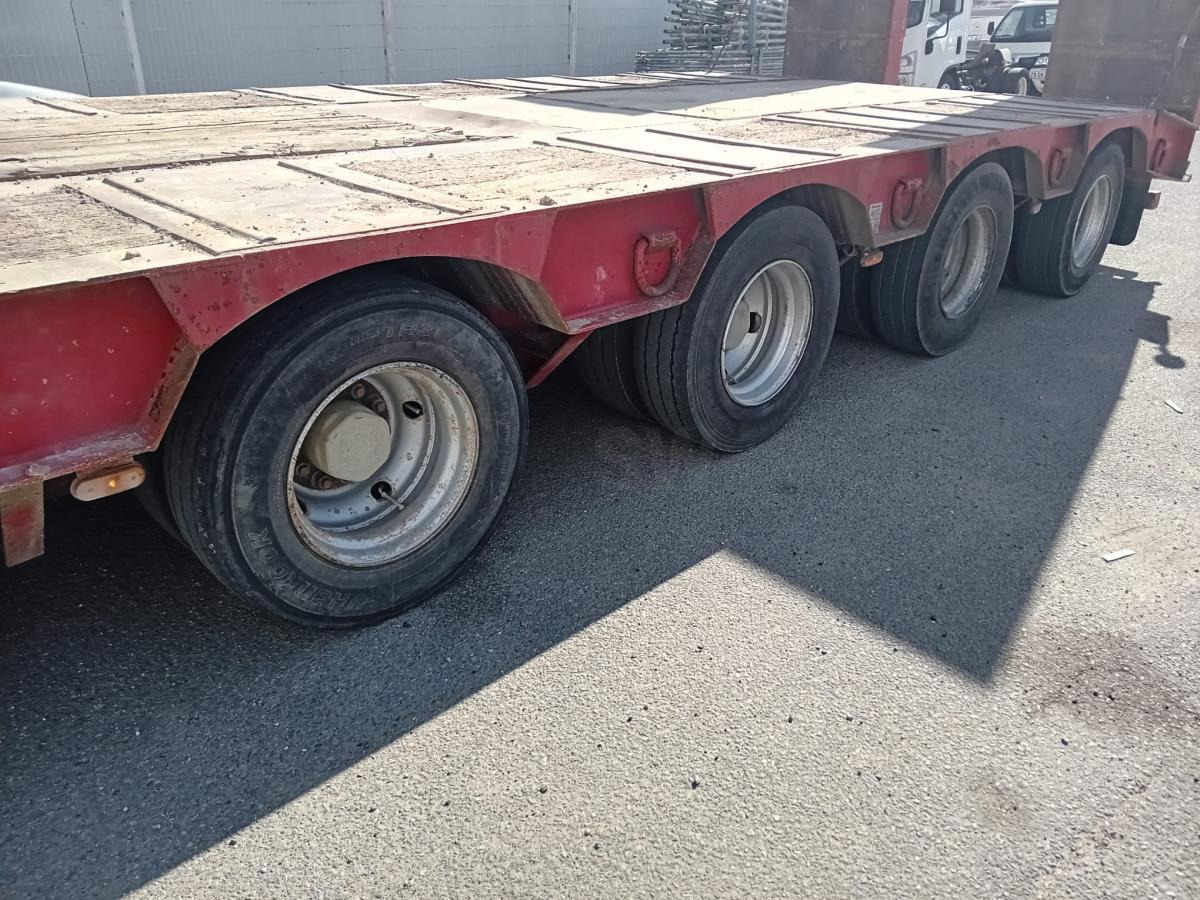 Low loader semi-trailer Castera