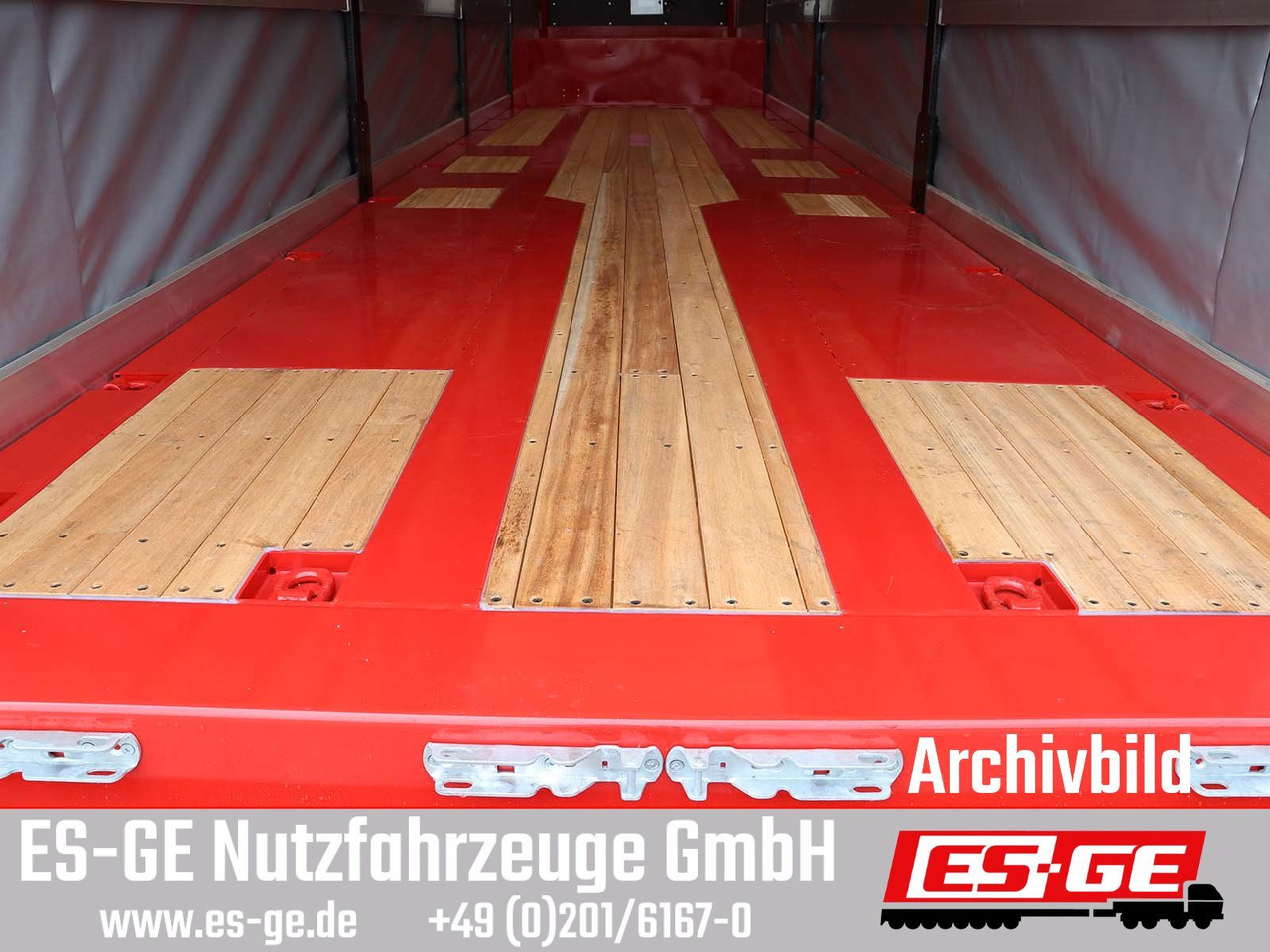 Low loader semi-trailer ES-GE 4-Achs-Satteltieflader mit Curtainsider-Aufbau