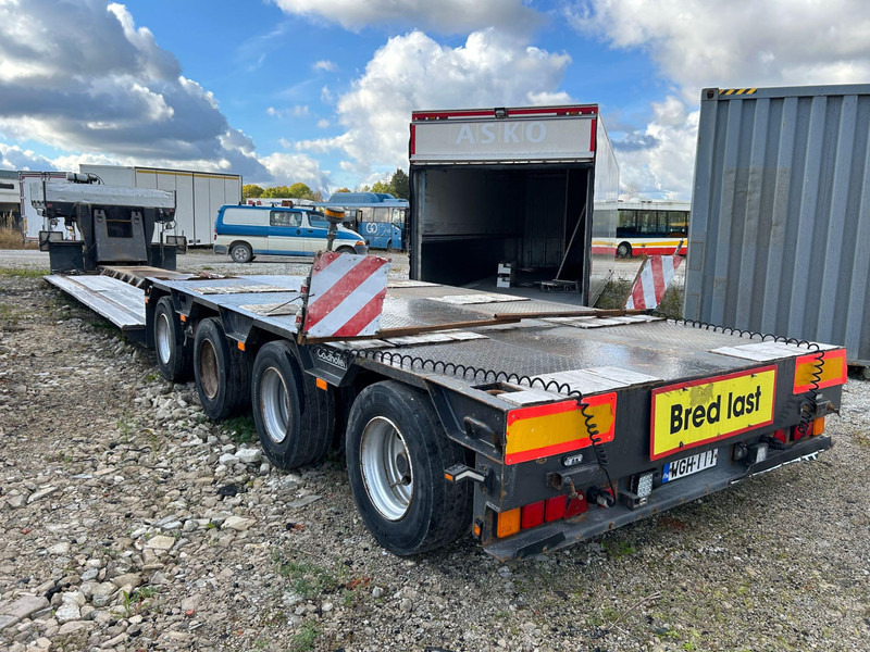 Low loader semi-trailer Goldhofer STZ-VL4