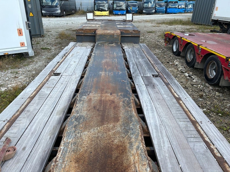Low loader semi-trailer Goldhofer STZ-VL4