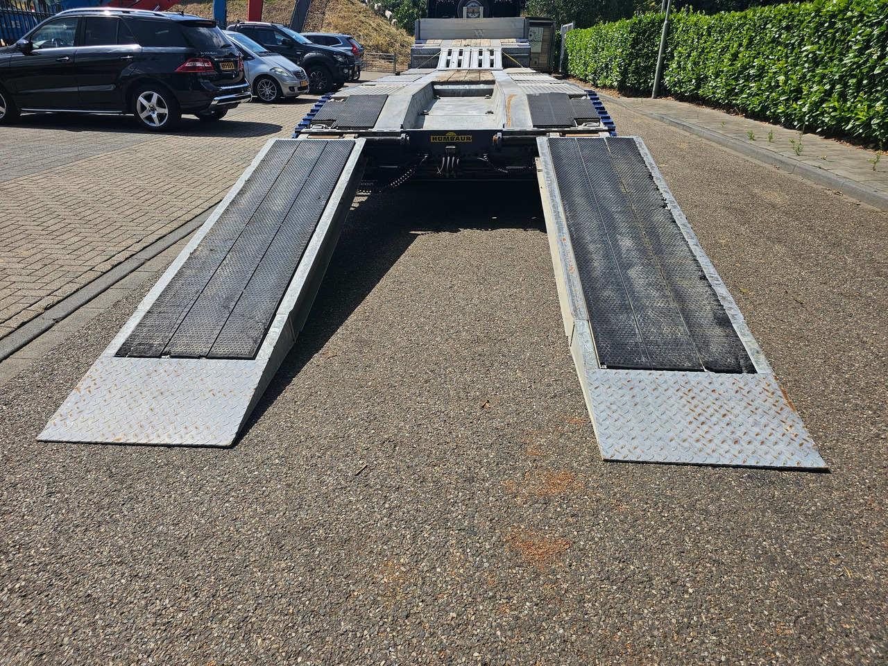 Low loader semi-trailer Humbauer HTS 30