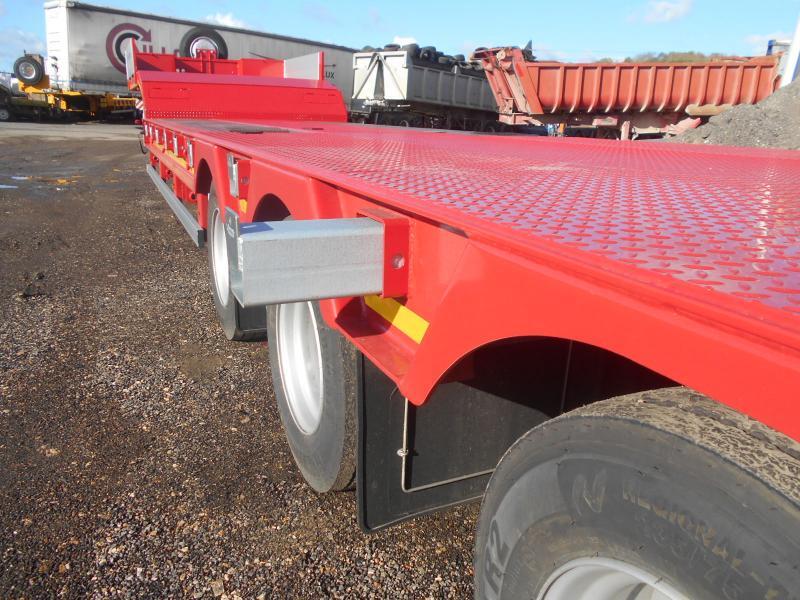 Low loader semi-trailer Invepe