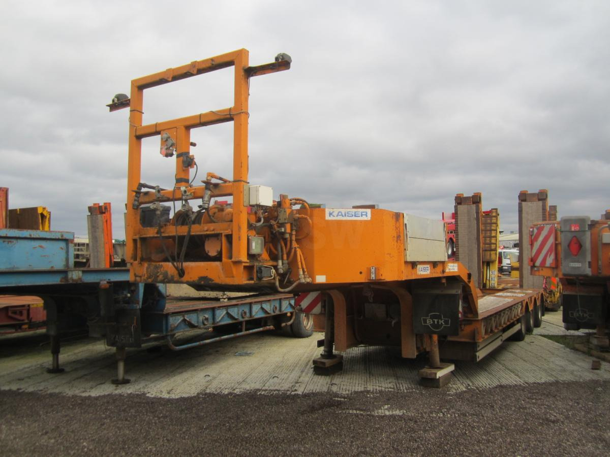 Low loader semi-trailer Kaiser